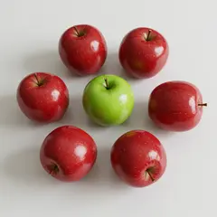 Imagen 3 — Five red apples arranged in a circle on a white ta