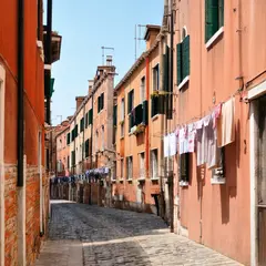 SD 3.5 Large — A narrow cobblestone alley in Venice with colorful