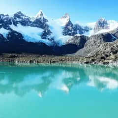 SD 3.5 Large — A turquoise glacial lake surrounded by snow-capped